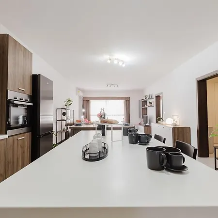 Manor Court-stunning Qawra 2bed By Homely * セント・ポールズ・ベイ