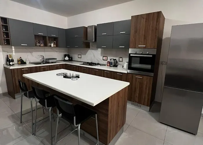 Manor Court-stunning Qawra 2bed By Homely Apartment