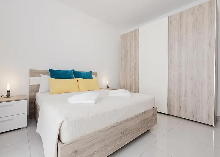 Apartment Manor Court-stunning Qawra 2bed By Homely