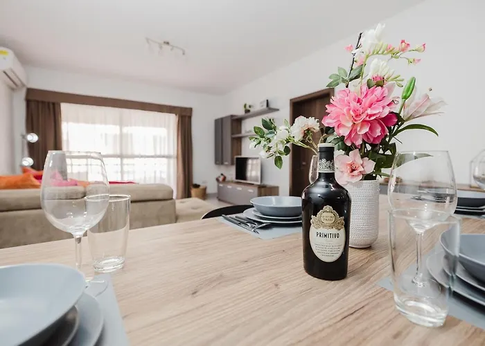 Manor Court-stunning Qawra 2bed By Homely Apartment *